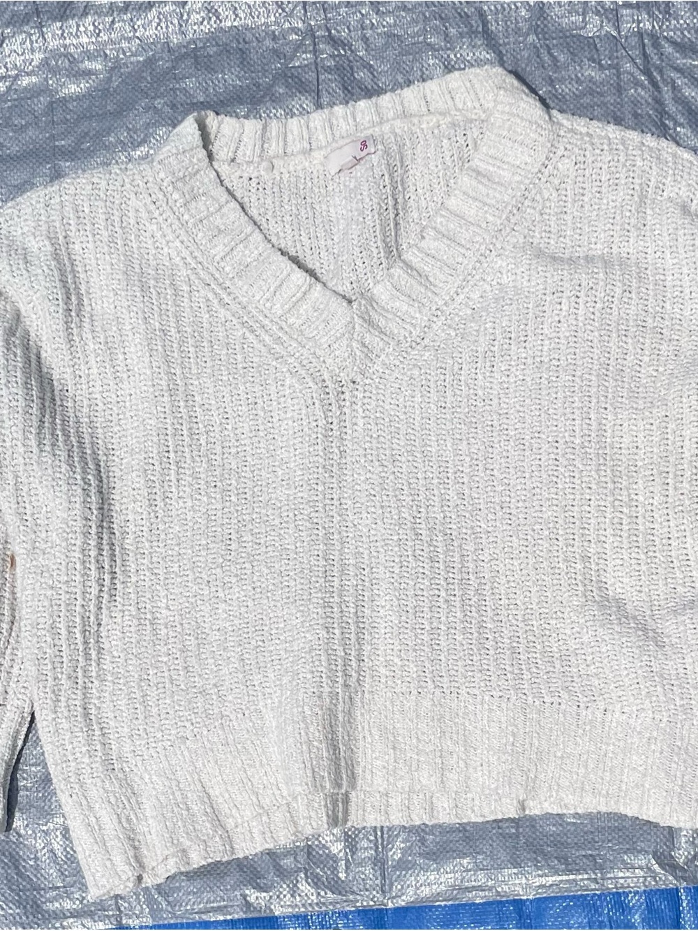 Kohl's White V-Neck Knit Sweater